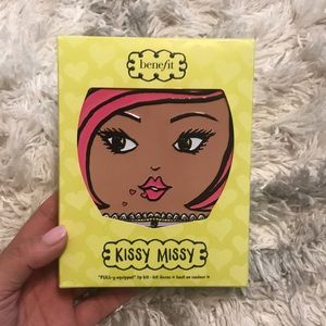 Benefit “kissy missy” Lip set